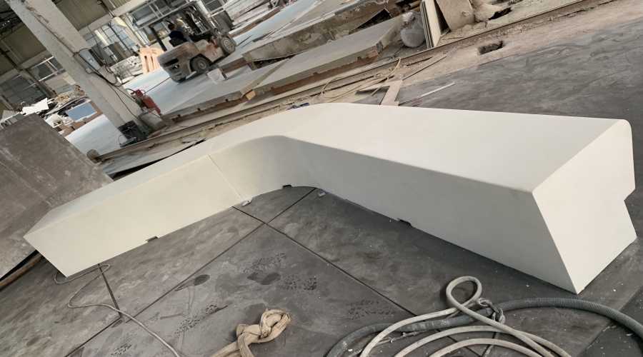 饰纪上品GRC厂家：新疆体育公园GRC坐凳树池造型工程