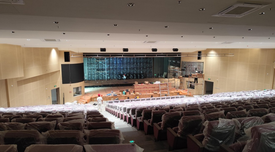 广州黄埔会元中学GRG报告厅造型