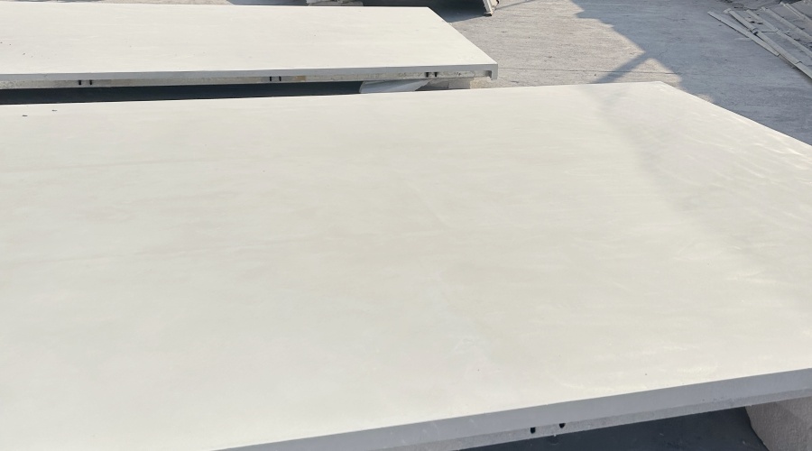 湛江核电UHPC幕墙大板与带钢架构件