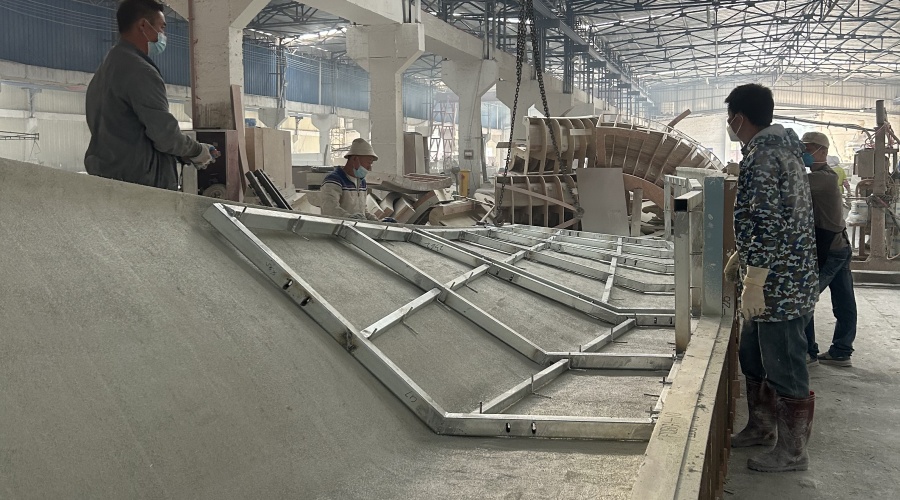 湛江核电UHPC幕墙大板与带钢架构件